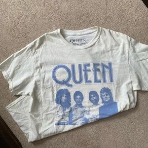 Urban Outfitters Queen Graphic Tee